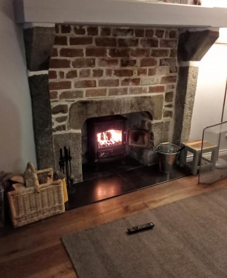 Whitehill Cottage Касълуелан Екстериор снимка